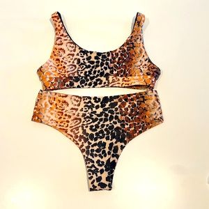NBW BRAND NEW LEOPARD PRINT SWIMSUIT
